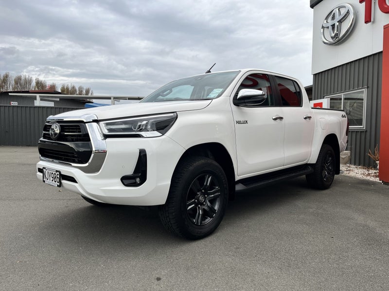 2021 Toyota Hilux SR5 2.8DT Automatic 4WD Doubl... image 5