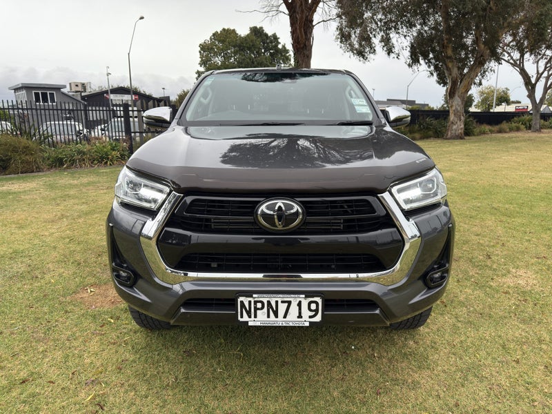 2021 Toyota Hilux SR5 2.8DT Manual 2WD Double C... image 2