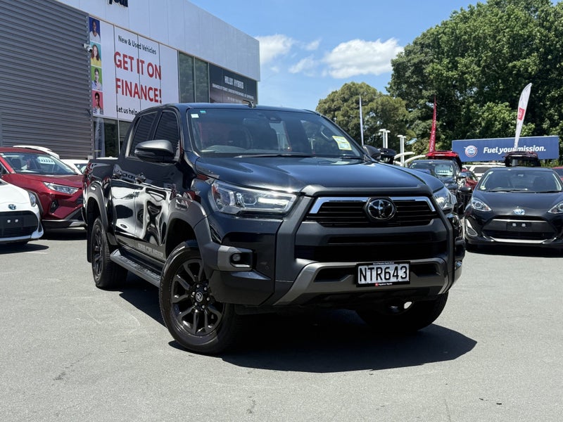 2021 Toyota Hilux SR5 CRUISER 2.8DT 2WD image 5