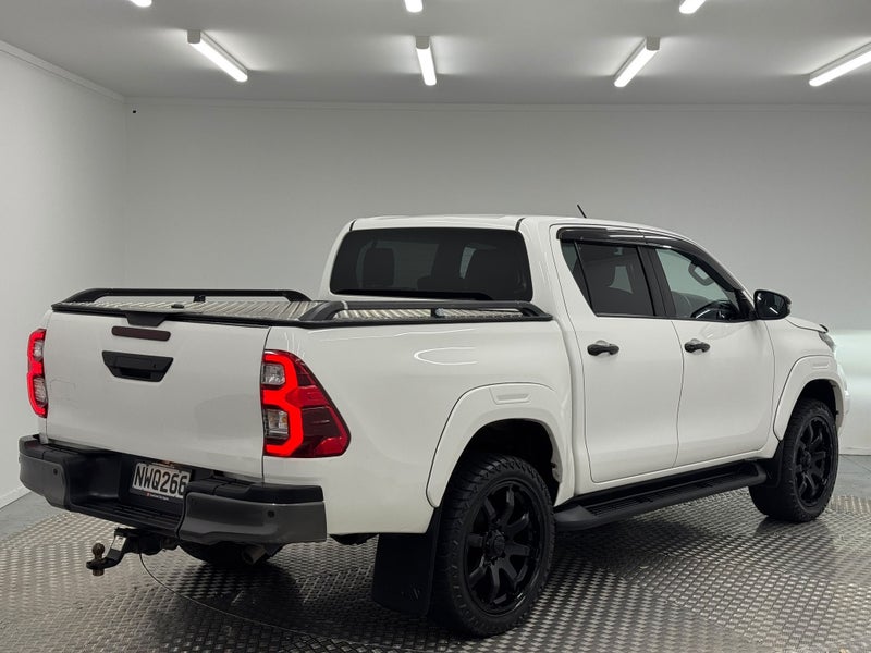 2021 Toyota Hilux SR5 CRUISER 2.8DT 4WD image 3