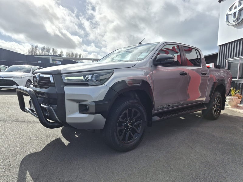 2021 Toyota Hilux SR5 CRUISER 2.8DT Automatic 2... image 5