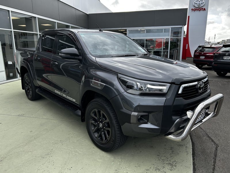 2021 Toyota Hilux SR5 CRUISER 2.8DT Automatic 4... image 3