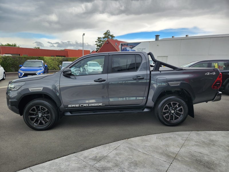 2021 Toyota Hilux SR5 CRUISER 2.8DT Automatic 4... image 4