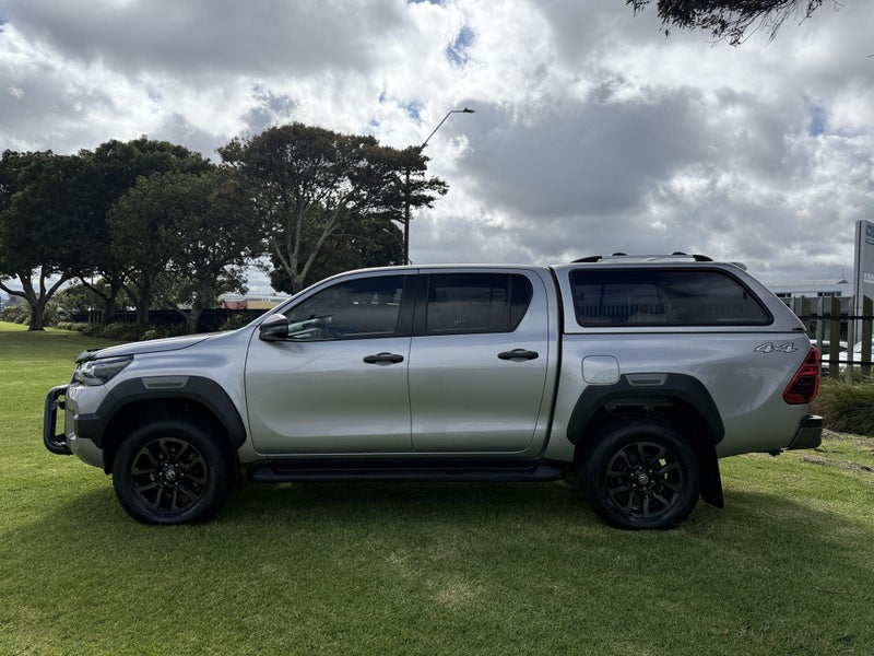 2021 Toyota Hilux SR5 CRUISER 2.8DT Automatic 4... image 4