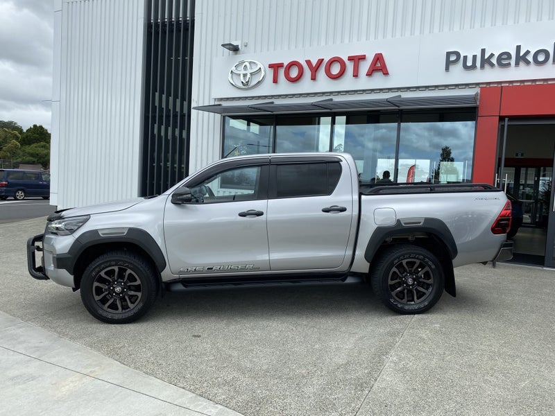 2021 Toyota Hilux SR5 Cruiser 2WD Double Cab image 2