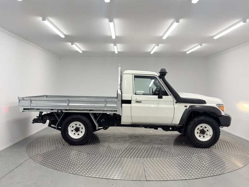 2021 Toyota Land Cruiser 70 LT 4.5DT 5MT 4WD image 2