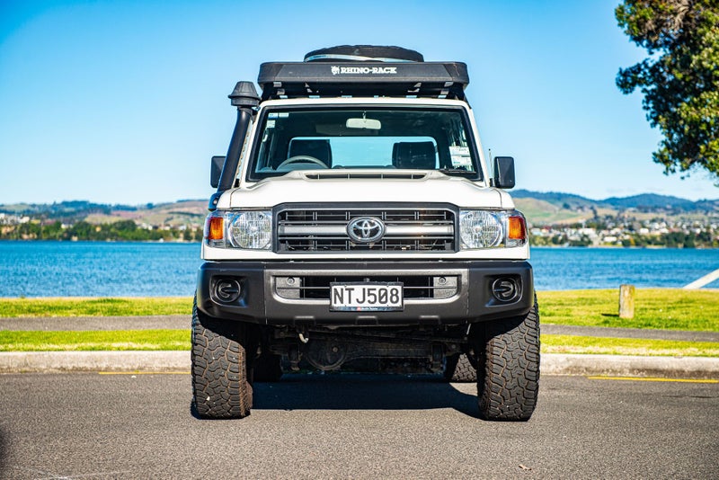 2021 Toyota Land Cruiser 70 LT 4.5DT Flat Deck image 2