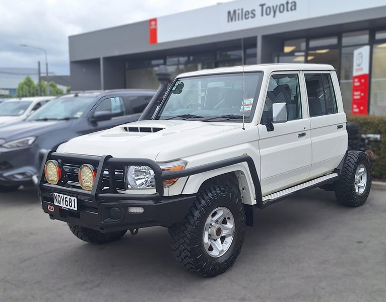 2021 Toyota Land Cruiser 70 LX 4.5 Litre V8 Manual image 3