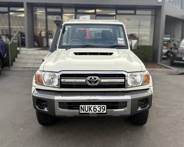 2021 Toyota Land Cruiser 70 LX V8 4WD MANUAL image 2