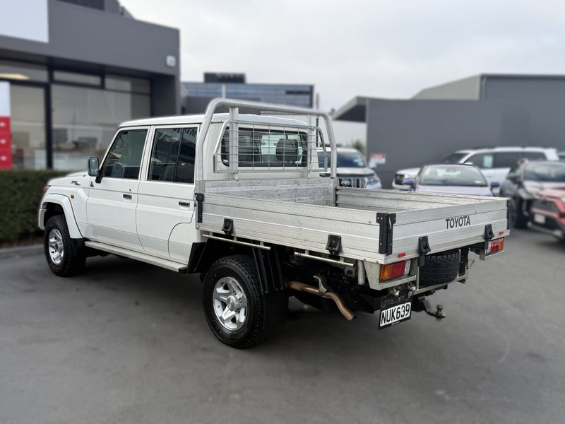 2021 Toyota Land Cruiser 70 LX V8 4WD MANUAL image 5