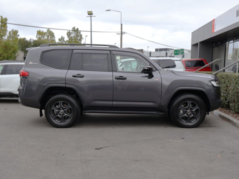 2021 Toyota Land Cruiser GR SPORT LC300 4WD/4X4... image 5