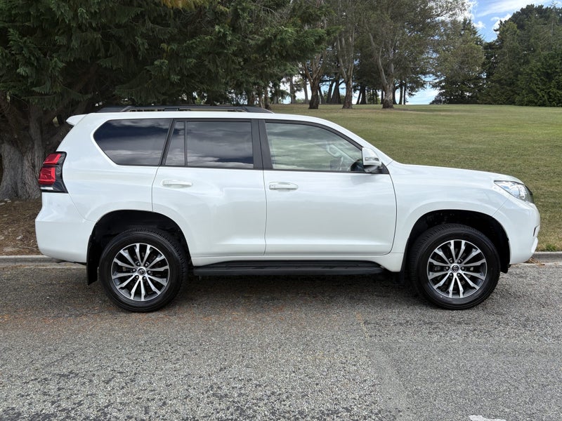 2021 Toyota Land Cruiser Prado GX 2.8D 6AT 4WD... image 3