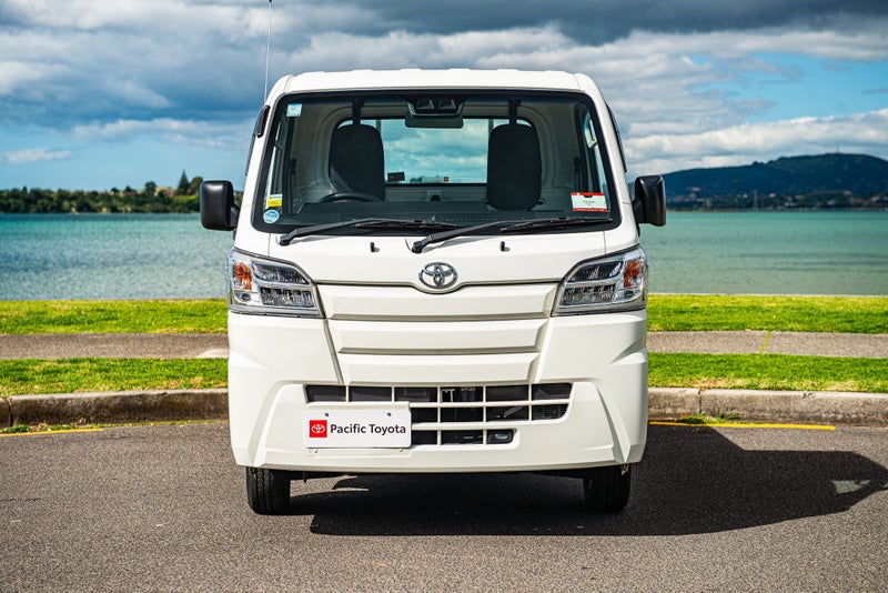 2021 Toyota Pixis 4wd image 2