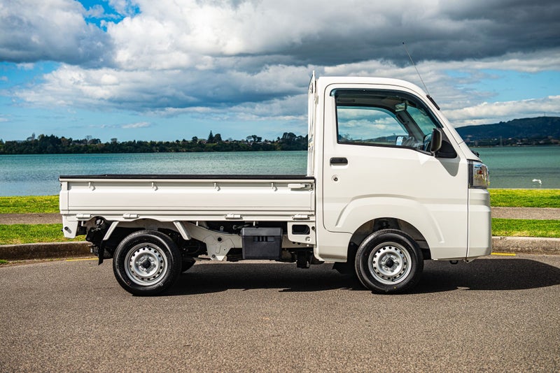 2021 Toyota Pixis 4wd image 4