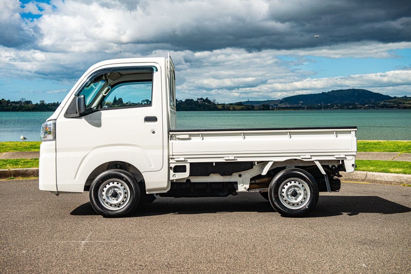 2021 Toyota Pixis 4wd image 5