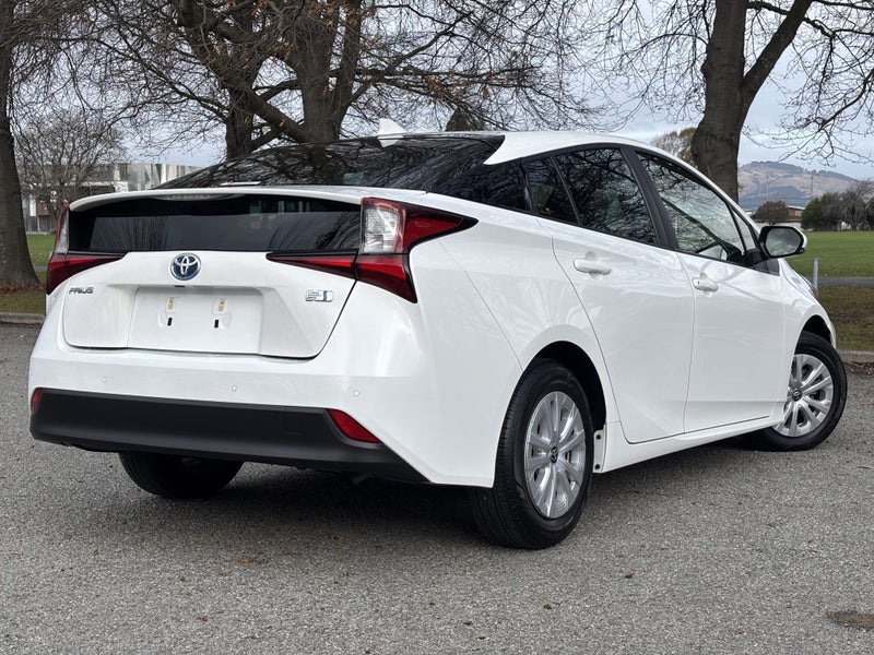 2021 Toyota Prius 1.8 Hybrid E 5 Dr Hatch CVT 2WD image 5