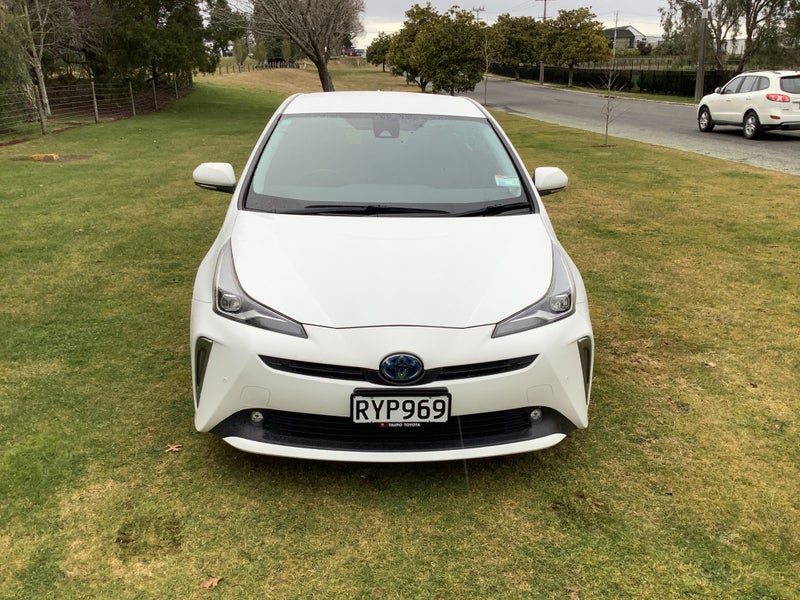 2021 Toyota Prius 1.8 Hybrid Electric Vehicle image 3