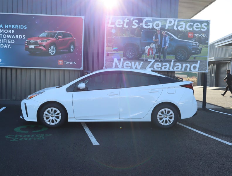 2021 Toyota Prius 1.8 Hybrid S 5 Dr Hatch CVT 2WD image 5