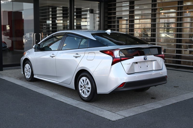 2021 Toyota Prius 1.8 Petrol Hybrid S FWD Hatch... image 2