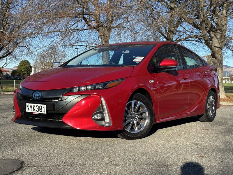 2021 Toyota Prius Prime 1.8P PHV ECVT FWD image 3