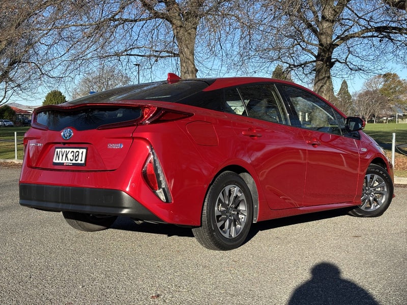 2021 Toyota Prius Prime 1.8P PHV ECVT FWD image 5