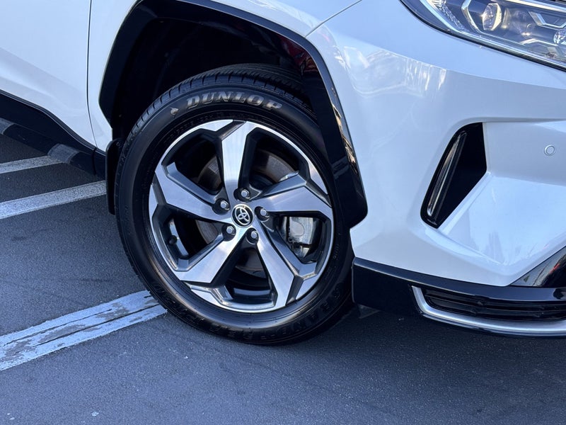 2021 Toyota RAV4 2.5 PLUG IN HYBRID LUXURY SUV image 5