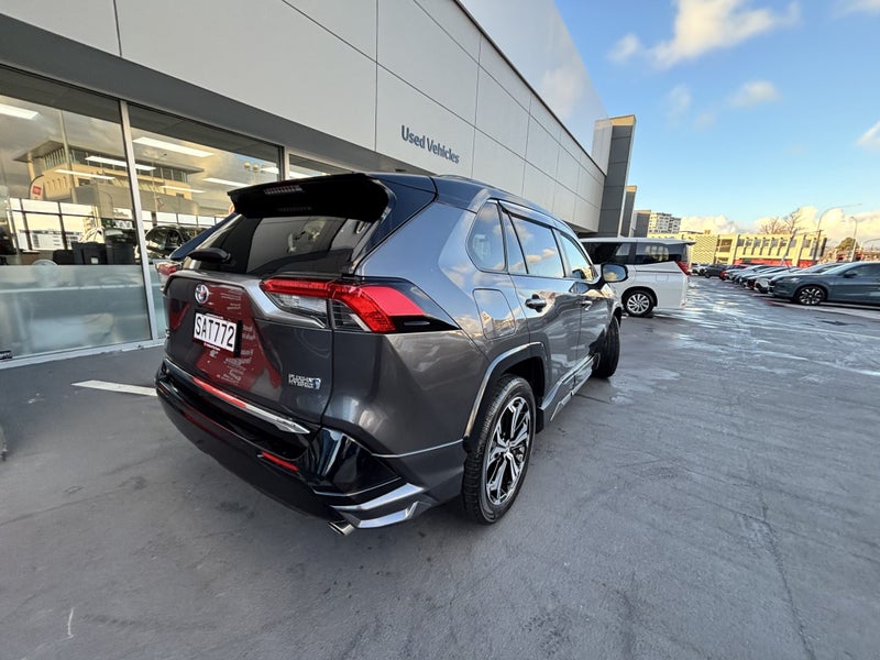 2021 Toyota RAV4 2.5 PLUG IN HYBRID LUXURY SUV image 3