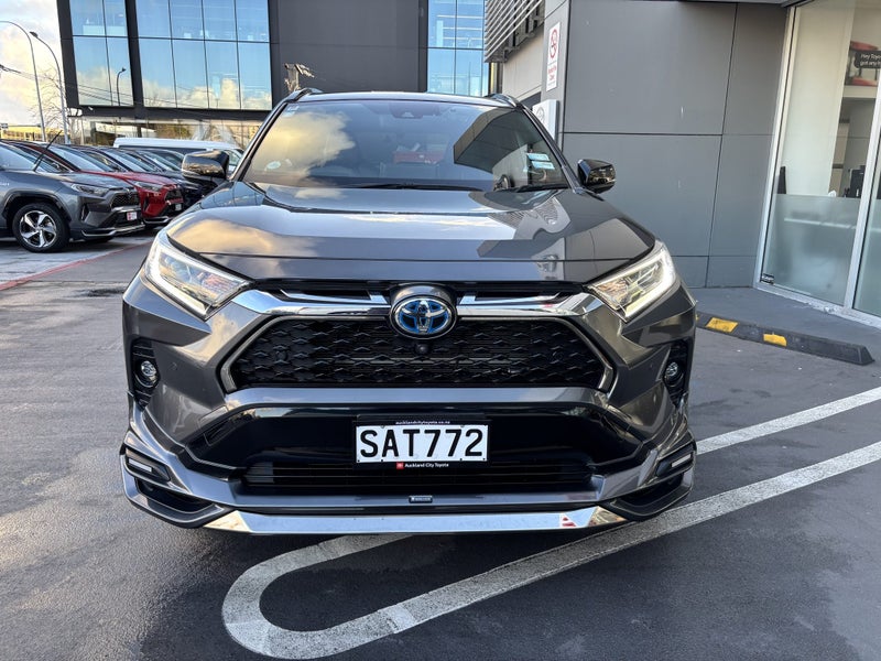 2021 Toyota RAV4 2.5 PLUG IN HYBRID LUXURY SUV image 4