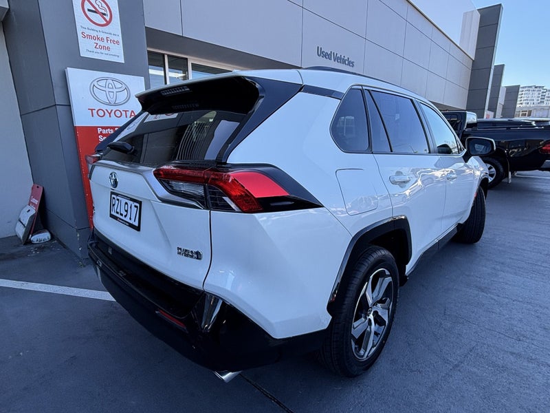 2021 Toyota RAV4 2.5 PLUG IN HYBRID LUXURY SUV image 3