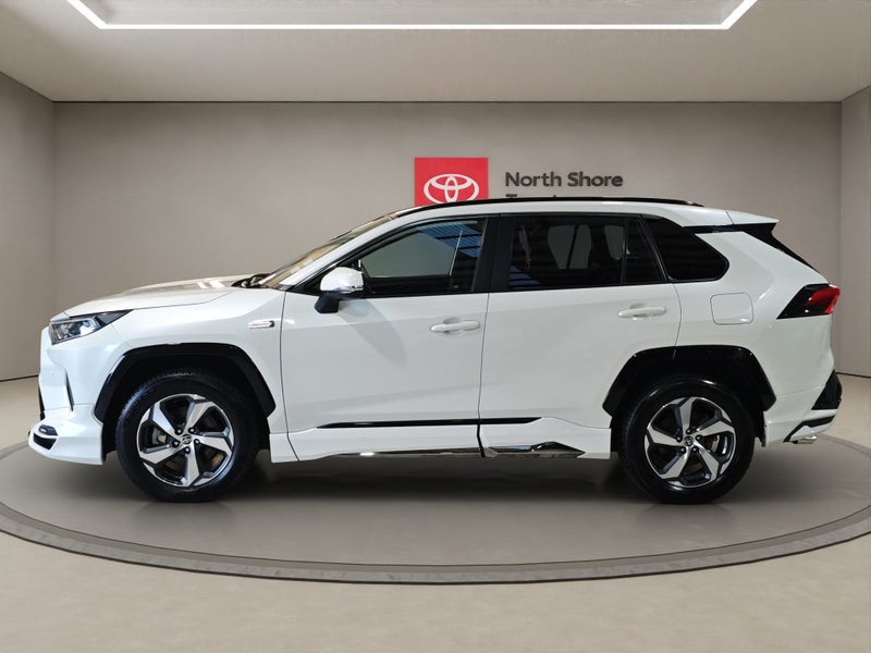 2021 Toyota RAV4 2.5L G Z PHEV 4WD SUV image 4