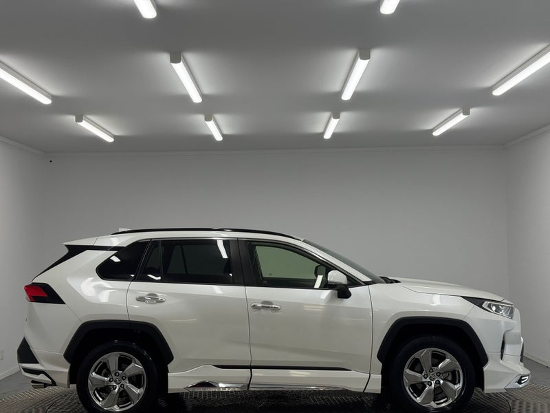 2021 Toyota RAV4 2.5P Hybrid AWD image 2