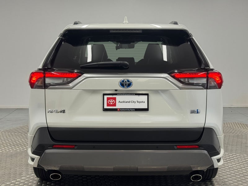 2021 Toyota RAV4 2.5P Hybrid AWD image 4