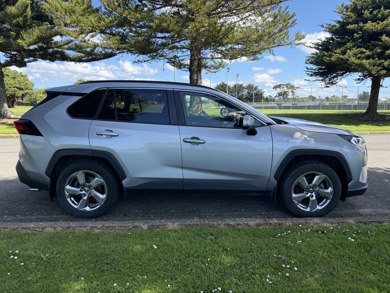 2021 Toyota RAV4 GXL 2.5P Hybrid AWD Automatic SUV image 2