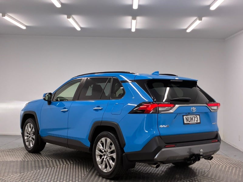 2021 Toyota RAV4 Limited 2.0P image 5