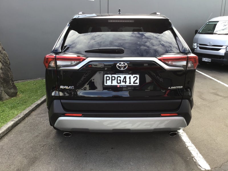2021 Toyota RAV4 Limited 2.0P image 3