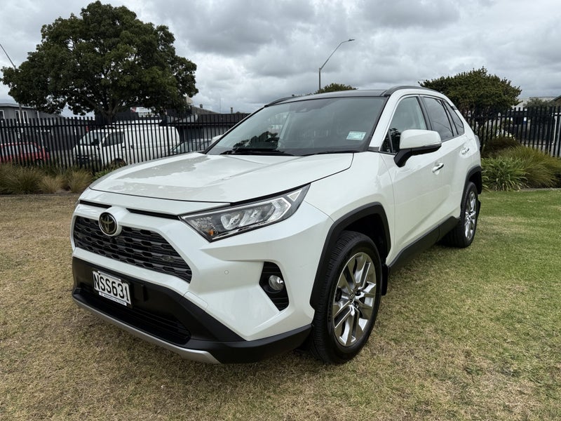 2021 Toyota RAV4 Limited 2.0P FWD Automatic SUV image 3