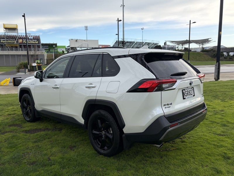 2021 Toyota RAV4 Limited 2.5P HV ECVT AWD SUV/5... image 5