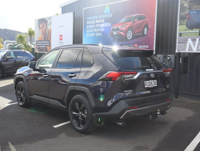 2021 Toyota RAV4 Limited 2.5P HV ECVT AWD SUV/5... image 5