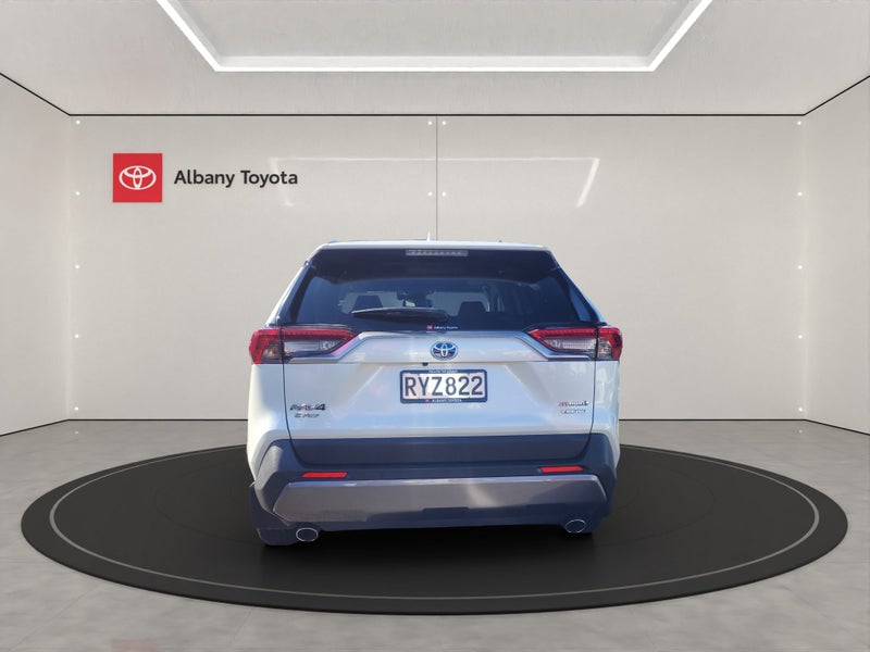 2021 Toyota RAV4 Limited 2.5P HV ECVT AWD SUV/5... image 4