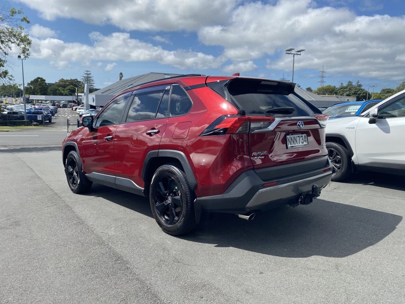 2021 Toyota RAV4 Limited 2.5P Hybird AWD SUV image 4
