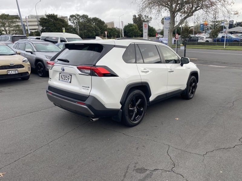 2021 Toyota RAV4 Limited 2.5P Hybrid image 2