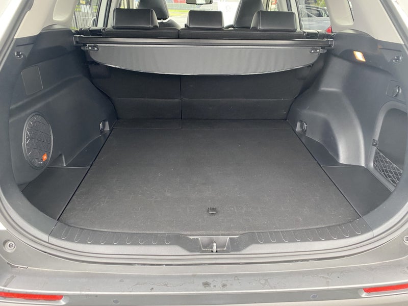 2021 Toyota RAV4 Limited 2.5P Hybrid image 4
