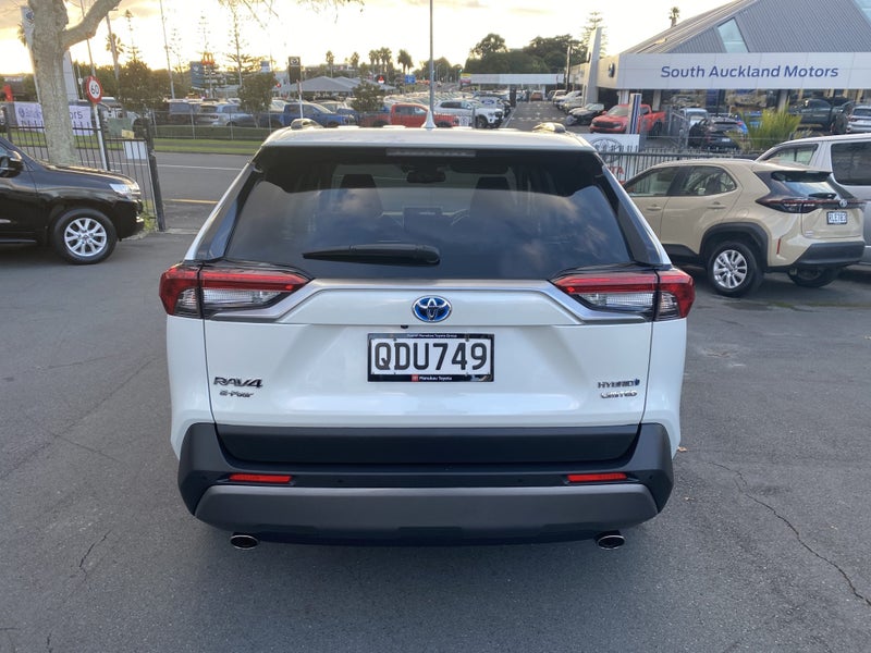 2021 Toyota RAV4 Limited 2.5P Hybrid image 3