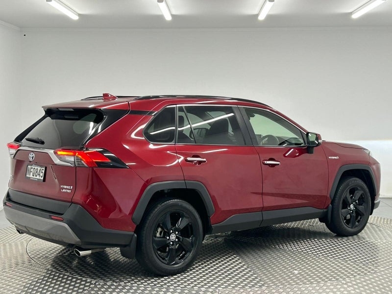 2021 Toyota RAV4 Limited 2.5P Hybrid AWD image 3