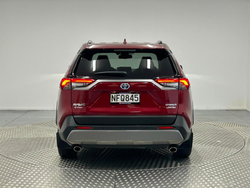 2021 Toyota RAV4 Limited 2.5P Hybrid AWD image 4