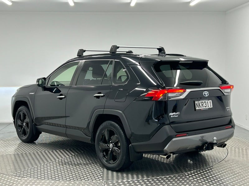 2021 Toyota RAV4 Limited 2.5P Hybrid AWD image 5