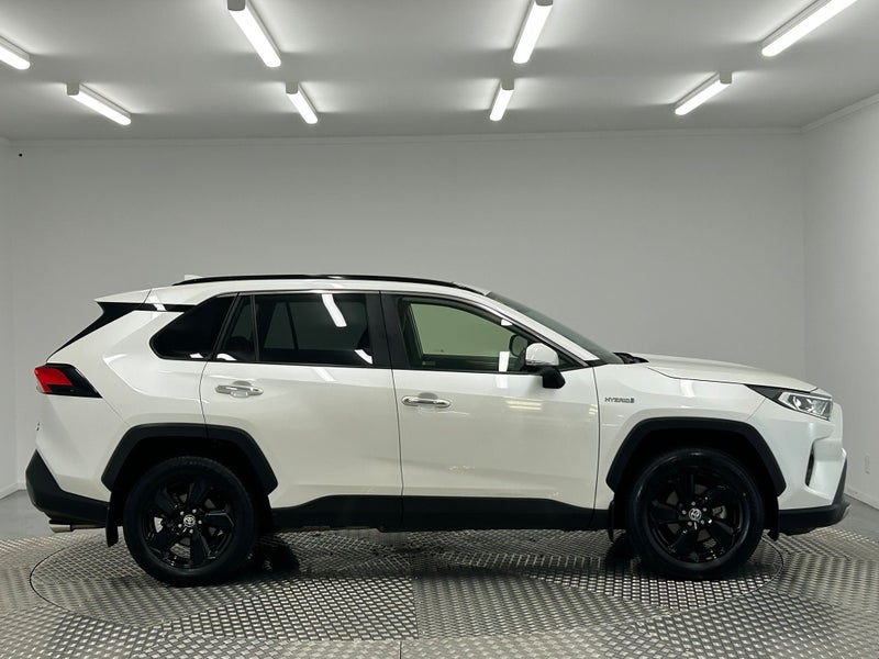 2021 Toyota RAV4 Limited 2.5P Hybrid AWD image 2