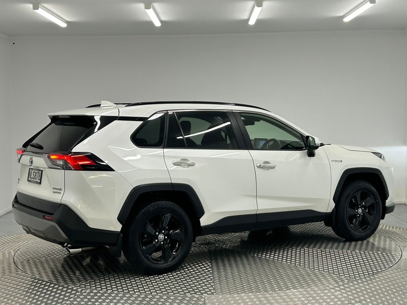 2021 Toyota RAV4 Limited 2.5P Hybrid AWD image 3