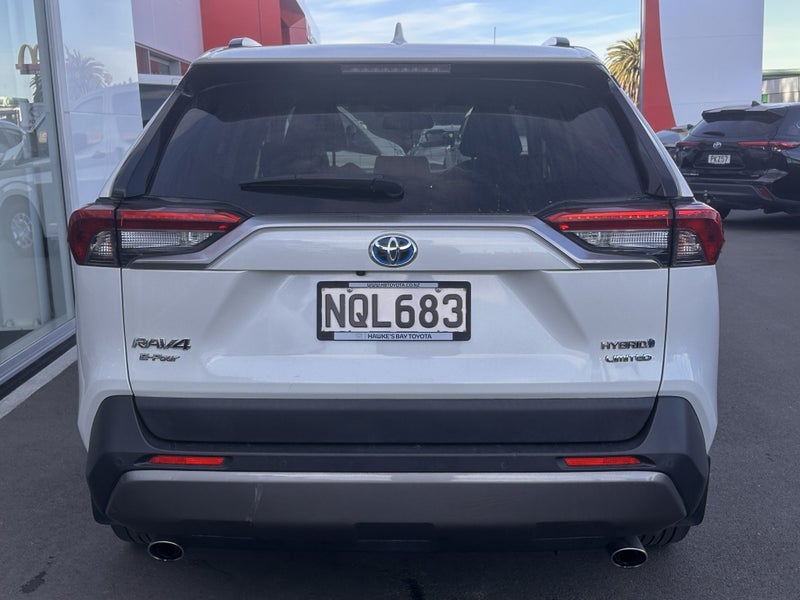 2021 Toyota RAV4 Limited 2.5P HYBRID AWD image 4