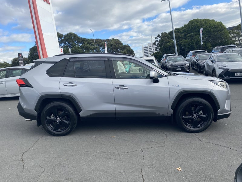 2021 Toyota RAV4 Limited 2.5P Hybrid AWD SUV image 2